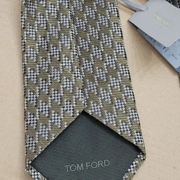 Tom Ford Silk Tie - Picture 3 of 6